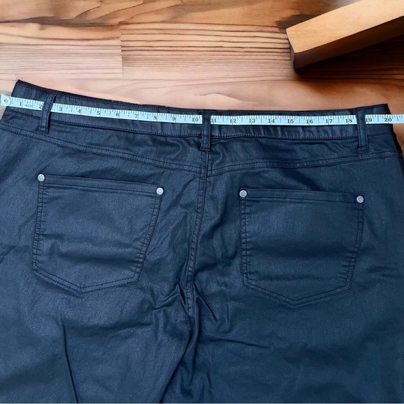 SUKO JEANS Black faux leather like pull-on pants - Picture 4 of 10